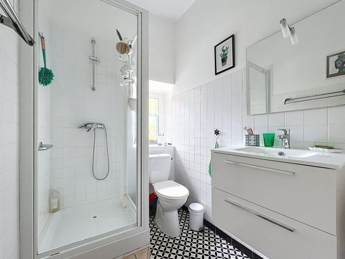 Beautiful Renovated House with Vineyard Views