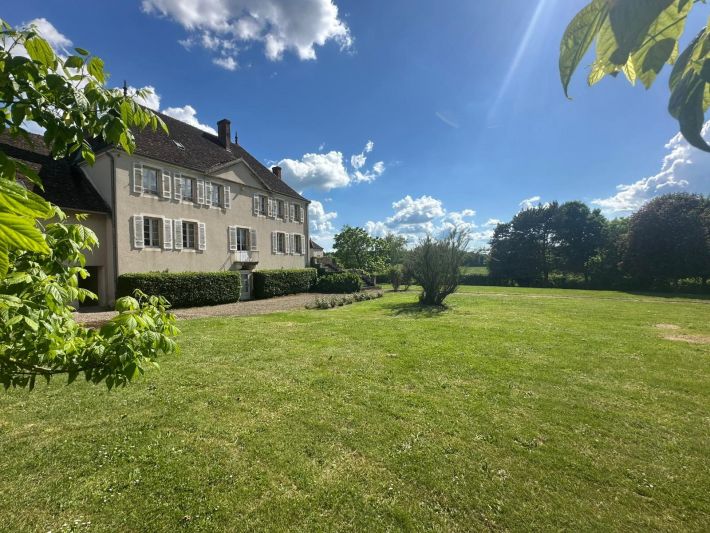 Vast Bourgeoise Manor House with Parkland Gardens