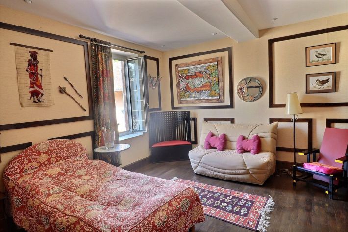 Beautiful Country House in Five Hectares of Land