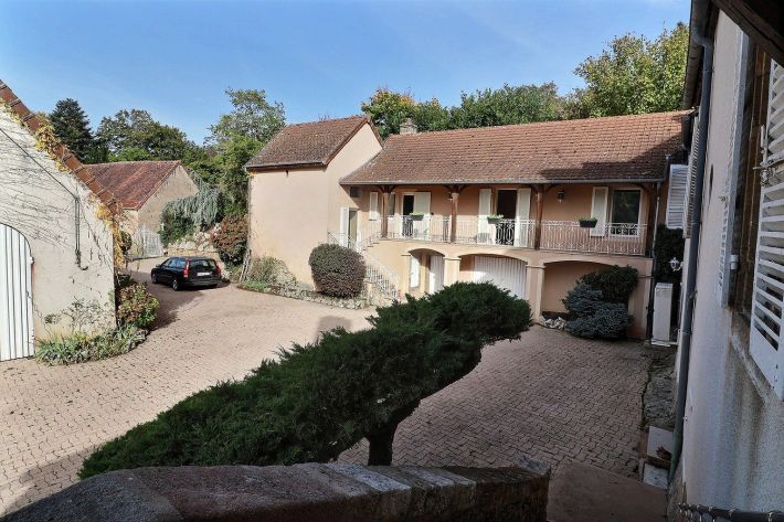 Beautiful Country House in Five Hectares of Land