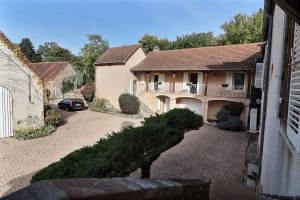 Beautiful Country House in Five Hectares of Land