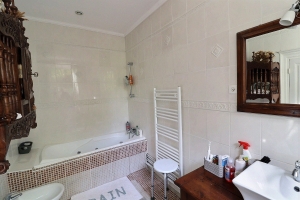 Beautiful Country House in Five Hectares of Land