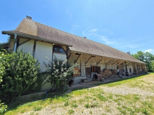 Equestrian Facilities with Stables and Main House