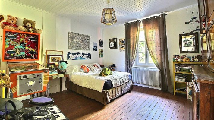 Character House in a Superb Setting