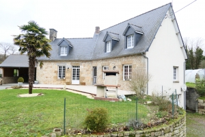 Detached Country House with Parkland Gardens