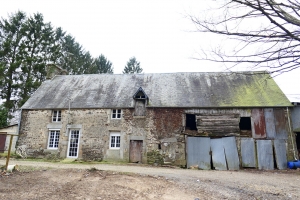 Detached Country House with Outbuilding