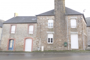 Two Houses Connected with Courtyard