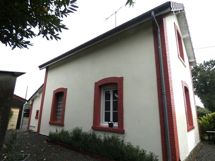 Main Photo of a 1 bedroom  House for sale