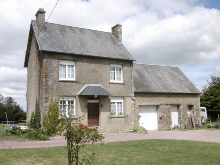 Main Photo of a 3 bedroom  Country House for sale