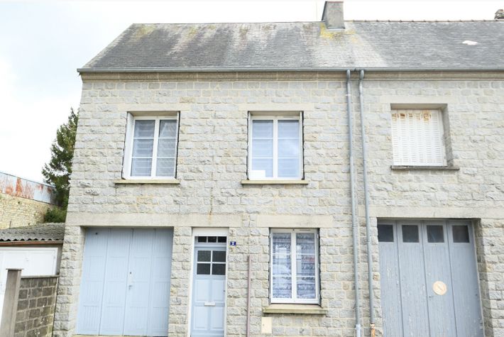 Main Photo of a 2 bedroom  House for sale