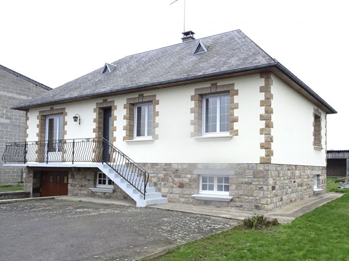 Main Photo of a 3 bedroom  House for sale