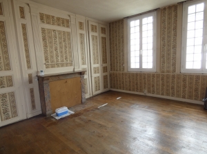 Town House With Courtyard Garden