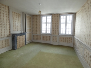 Town House With Courtyard Garden