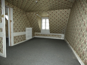 Town House With Courtyard Garden