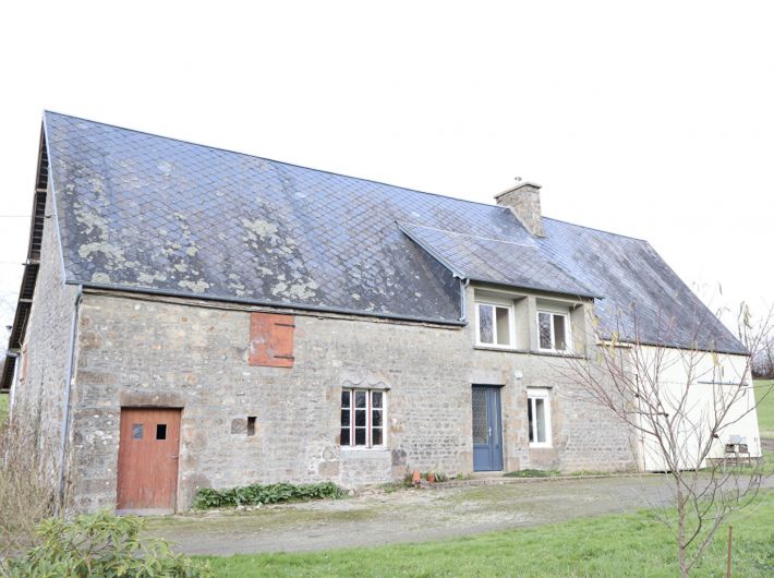 Main Photo of a 2 bedroom  Country House for sale