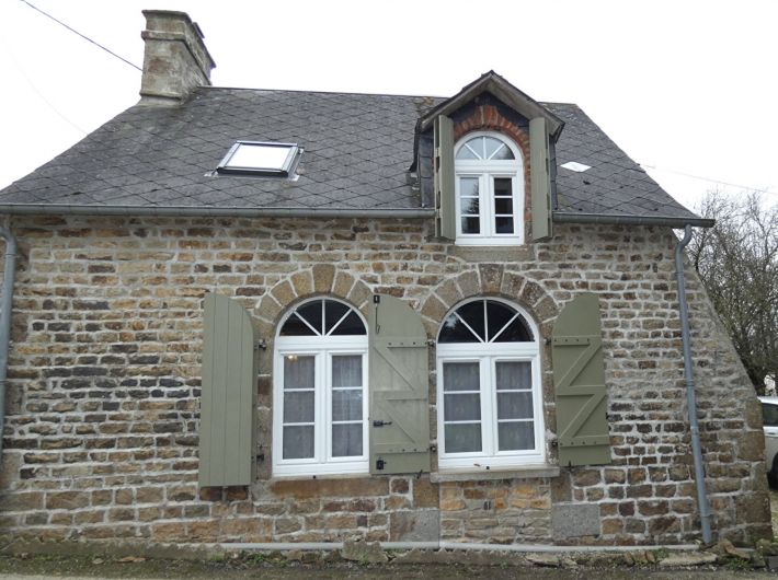 Main Photo of a 2 bedroom  House for sale