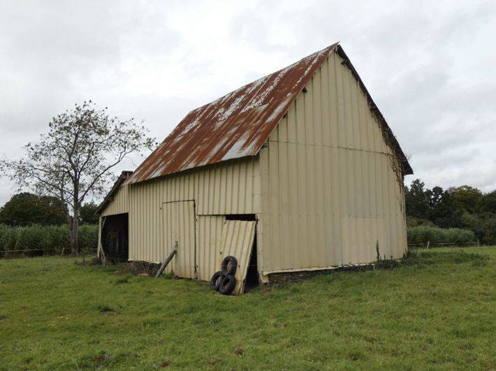 Detached Country House with Outbuilding