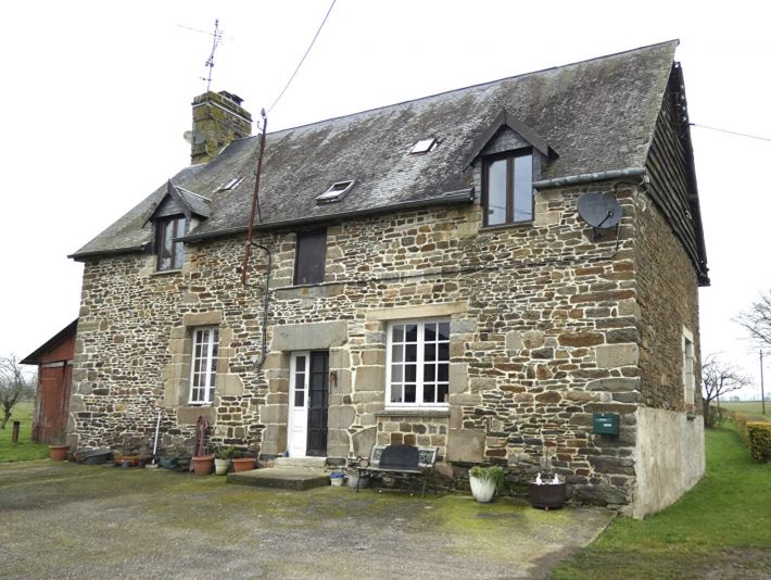 Main Photo of a 3 bedroom  Country House for sale