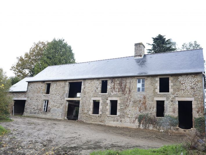 Large Country House to Finish Renovations