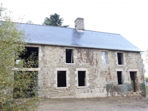 Large Country House to Finish Renovations