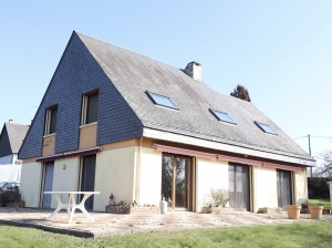 Charming Detached House with Garden