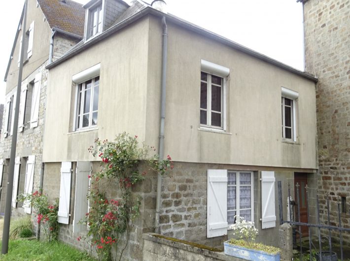 Main Photo of a 3 bedroom  House for sale