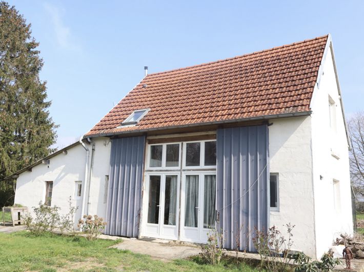 Main Photo of a 3 bedroom  Country House for sale