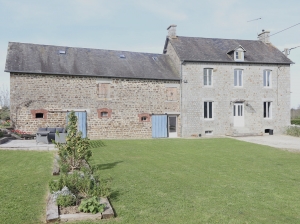 Detached Country House with Outbuilding