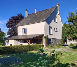 Detached House with Landscaped Garden and View