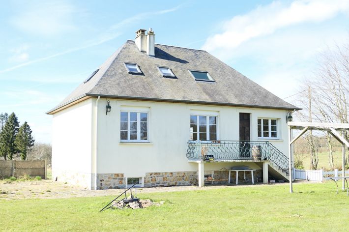 Detached House with Landscaped Garden