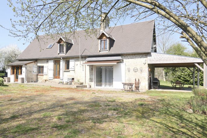 Main Photo of a 3 bedroom  Country House for sale