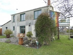 Detached House with Garden
