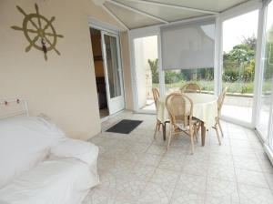 Modern Detached House with Garden
