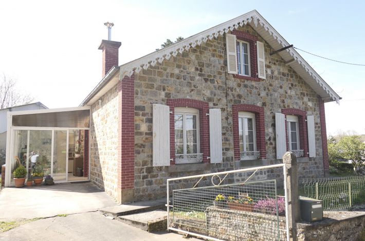 Main Photo of a 2 bedroom  House for sale