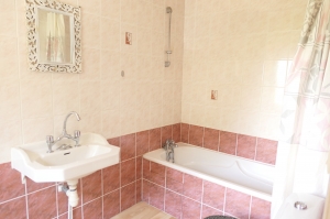 Detached Country House with Open Panoramic Views