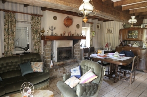 Detached Country House with Outbuilding
