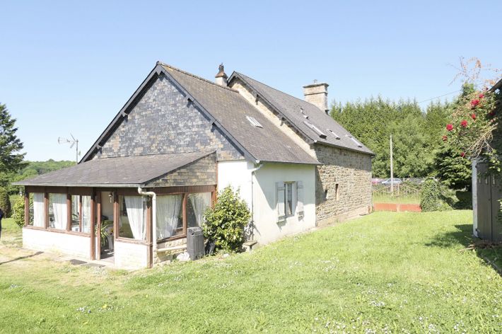 Detached Country House with Outbuilding