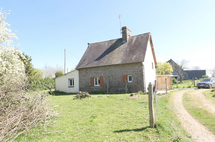 Detached Country House with Garden