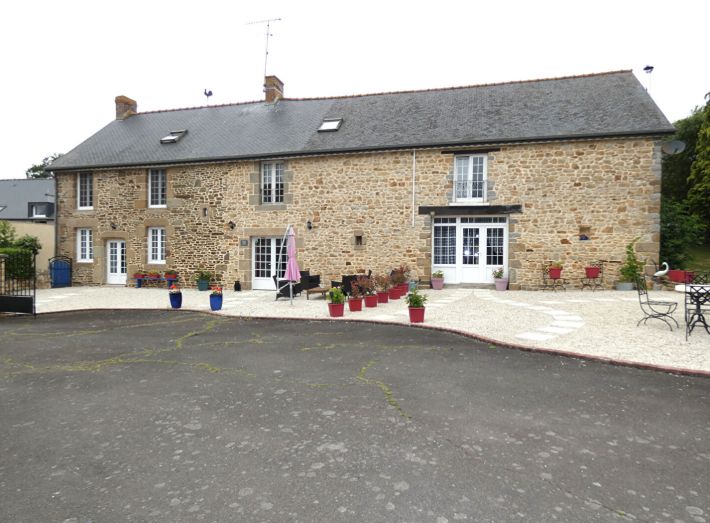 Stunning Longere Style Former Farmhouse