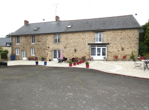 Stunning Longere Style Former Farmhouse