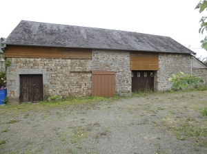 Country House with Outbuilding and Open Views
