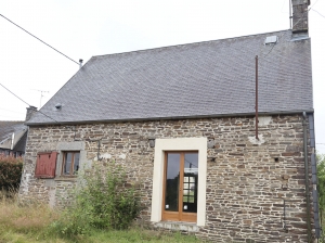 Detached House to Renovate with Outbuilding