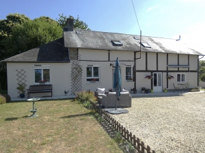 Detached Country House with Outbuilding