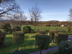 Detached House with Landscaped Garden