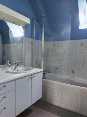 Detached House with Landscaped Garden