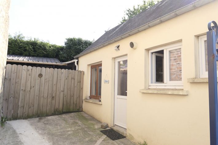Lovely House with Guest Gite Accommodation