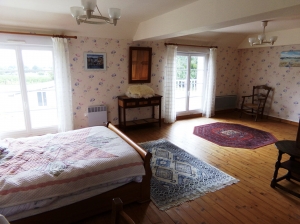 Main House with Guest Gite and Lake