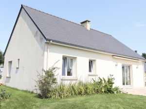 Modern Detached House with Garden