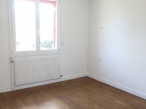 Detached House with Garden and Outbuilding