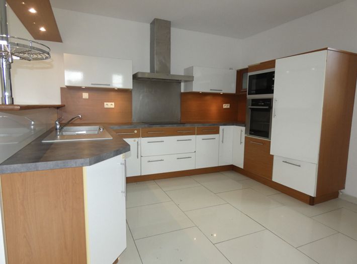 Detached House with Garden in Nice Setting